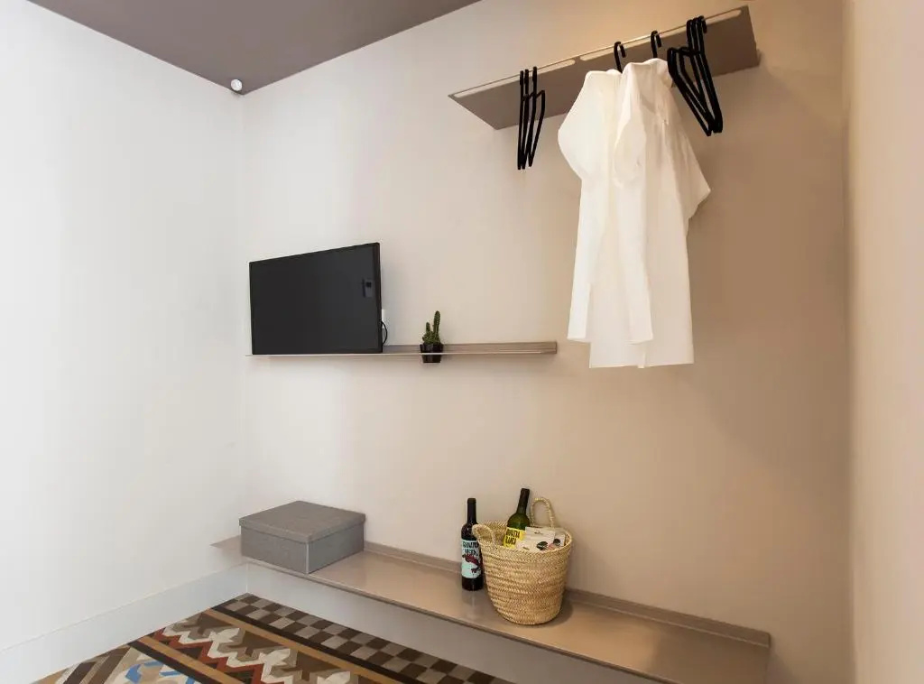 Standard Double room with courtyard view (full double bed)