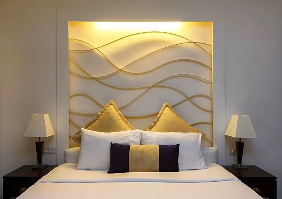 Luxury room with pool view