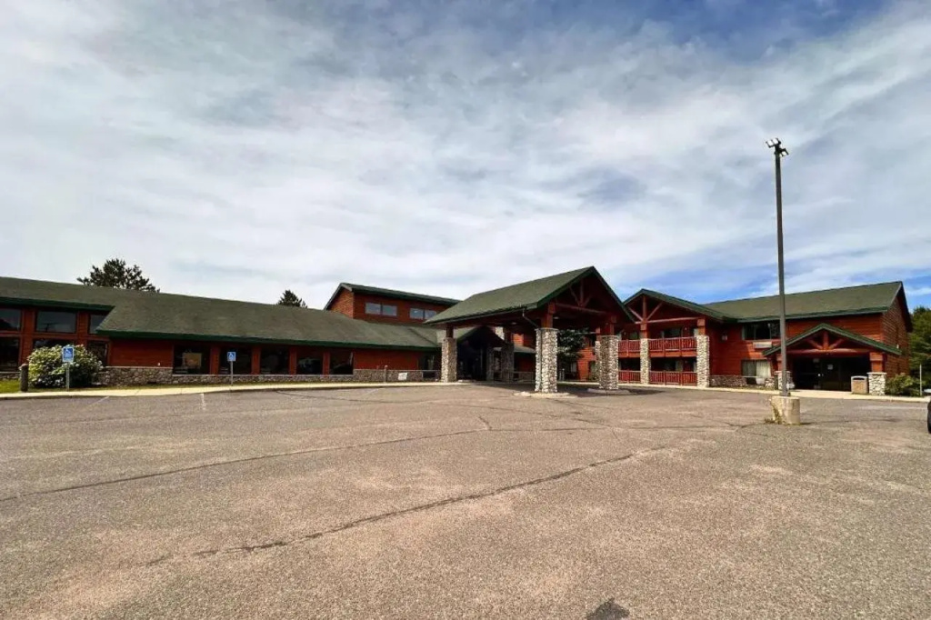 Shell Lake Lodge, a Travelodge by Wyndham