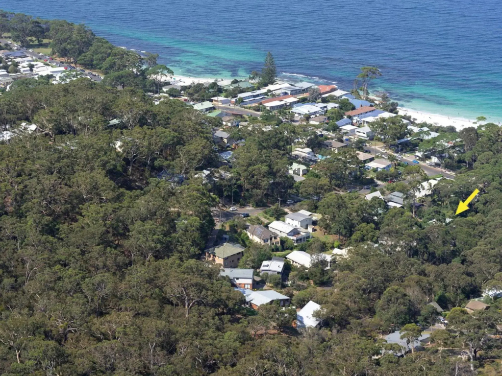 Black Wattle at Hyams Beach 4pm Check Out Sundays