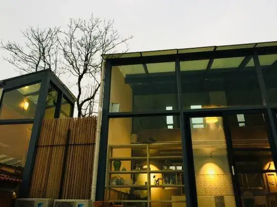 Shuicai Shenghuo Jiaoye Hostel