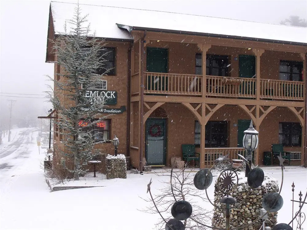 Hemlock Inn