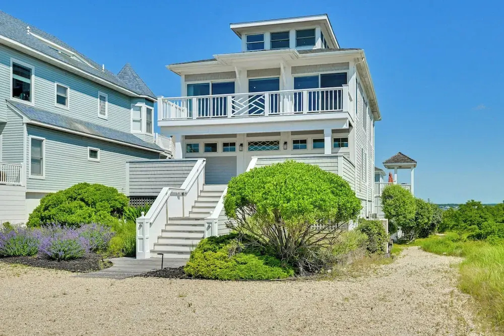 Waterfront Westhampton Haven: Private Beach