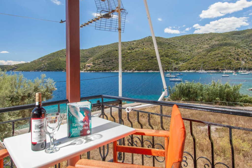 Ionio Sea Poros Studios