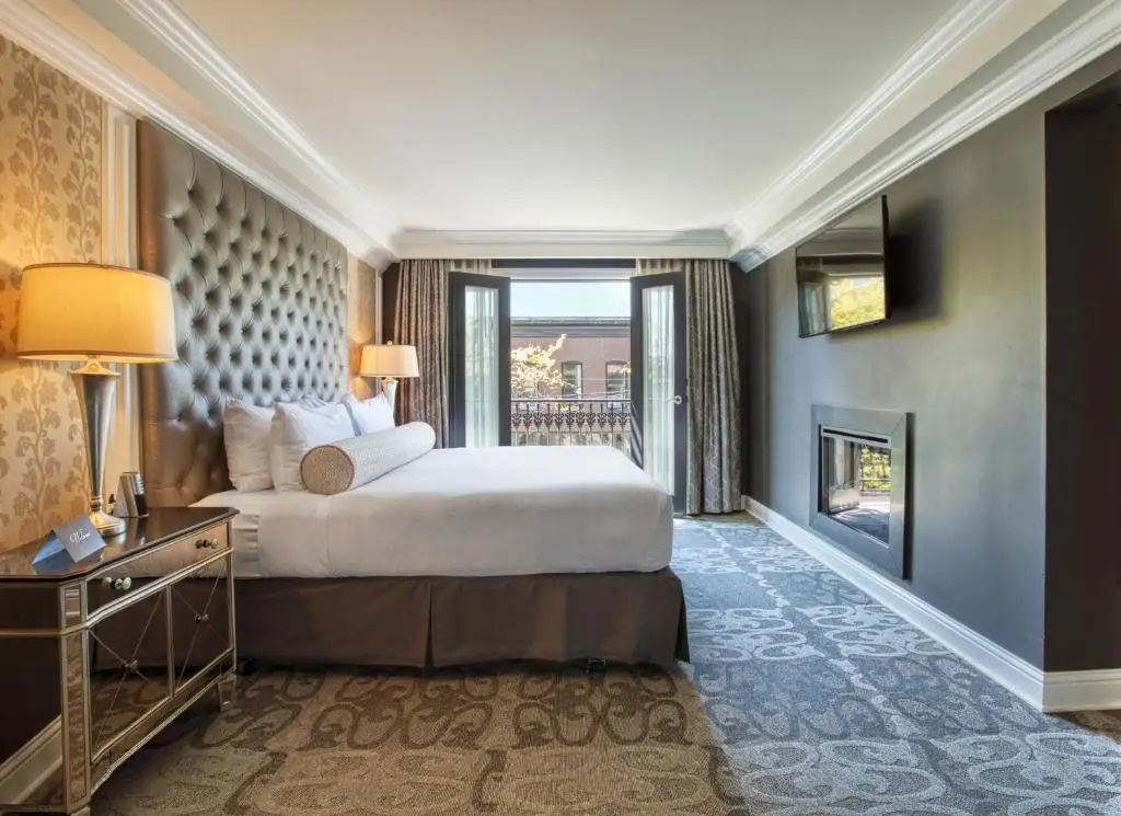 Suite with balcony