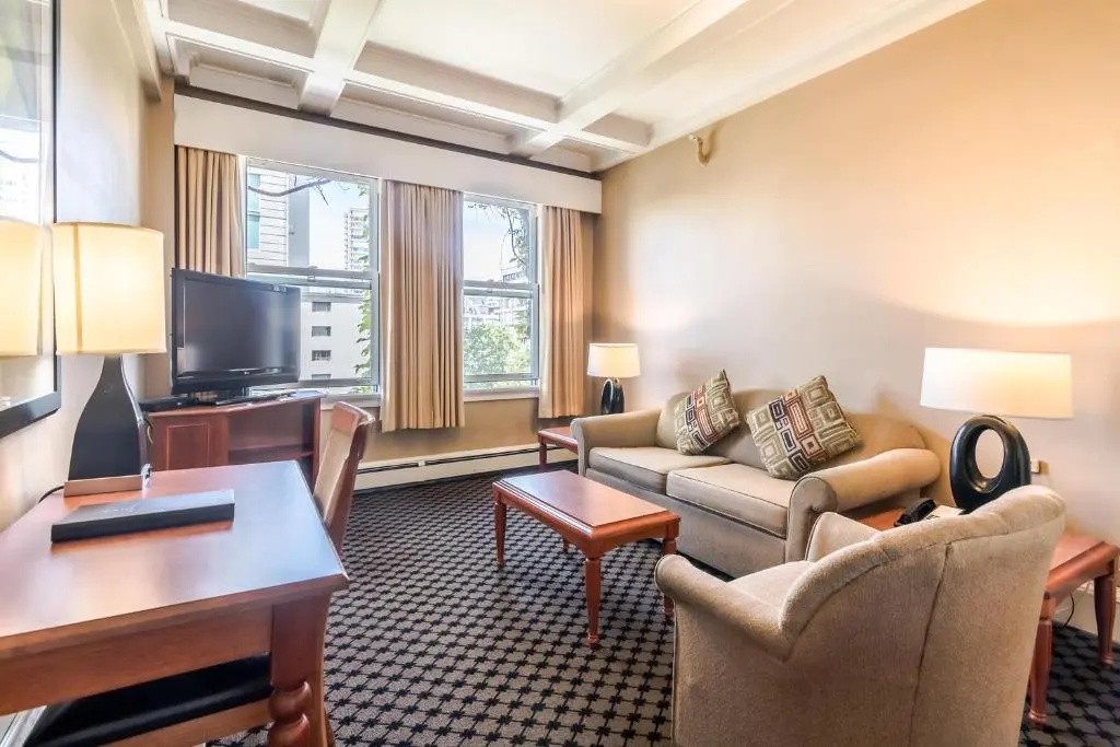 1 Bedroom Suite