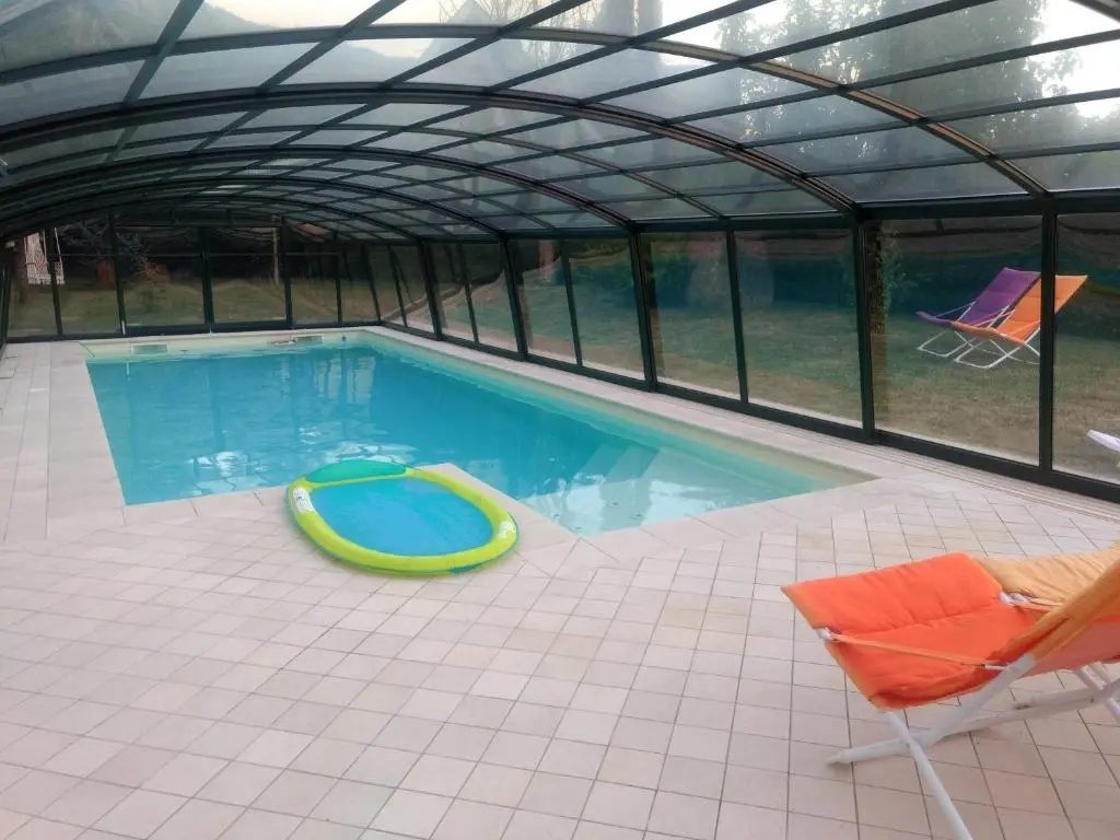 Voir la photo 4 — Chalet de TARA - Grand appartement esprit chalet - piscine chauffée - Genève