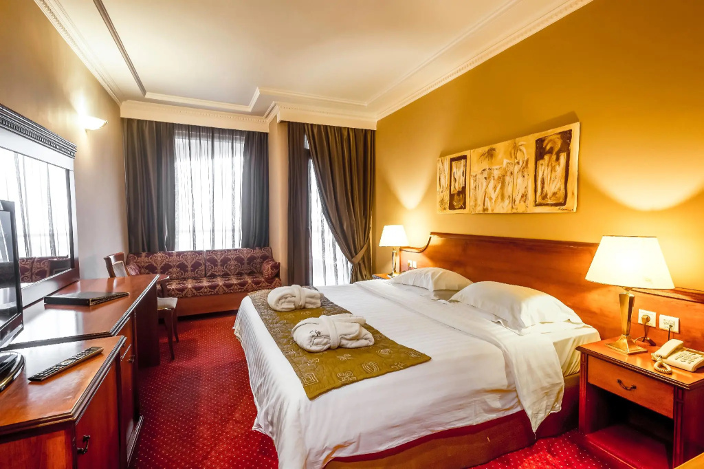 Standard Double room (full double bed)