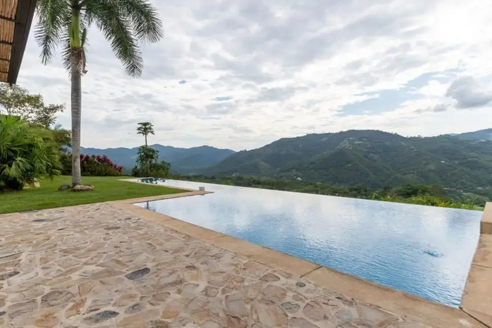 w Majestic 4BR Villa w Pool at Mesa de Yeguas