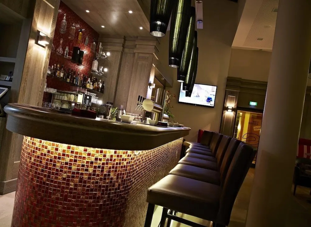 Lobby & Reception