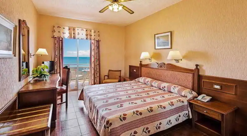 Hotel Monopol - Chambres