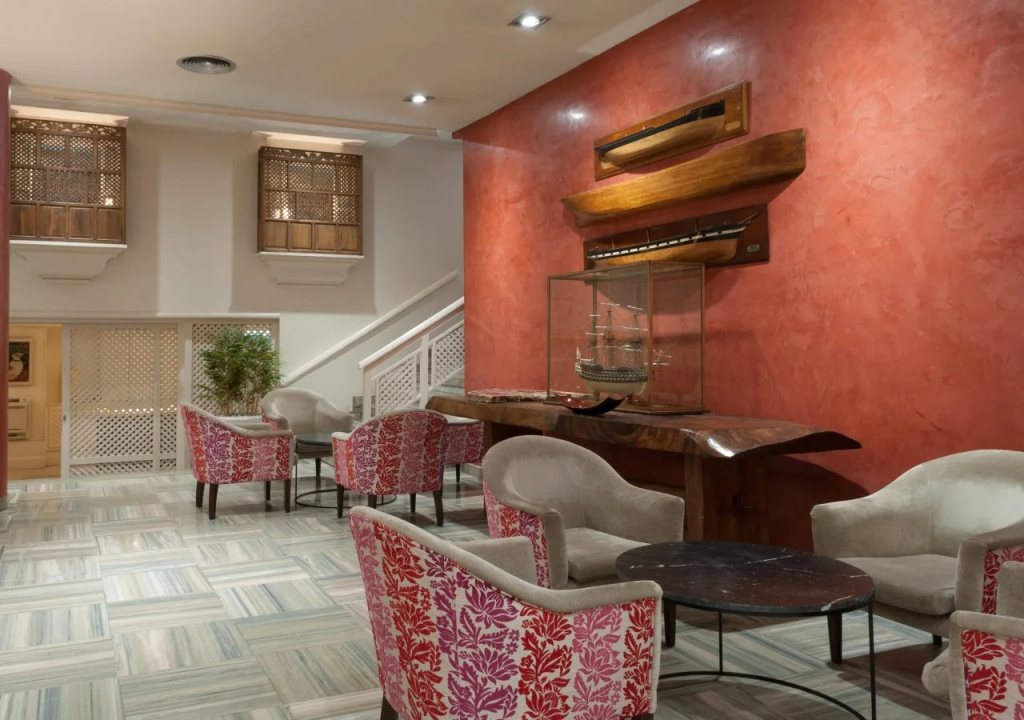 Lobby & Reception