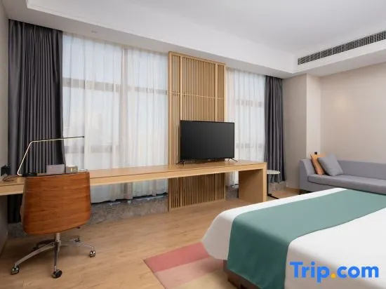 Deluxe Double room (full double bed)