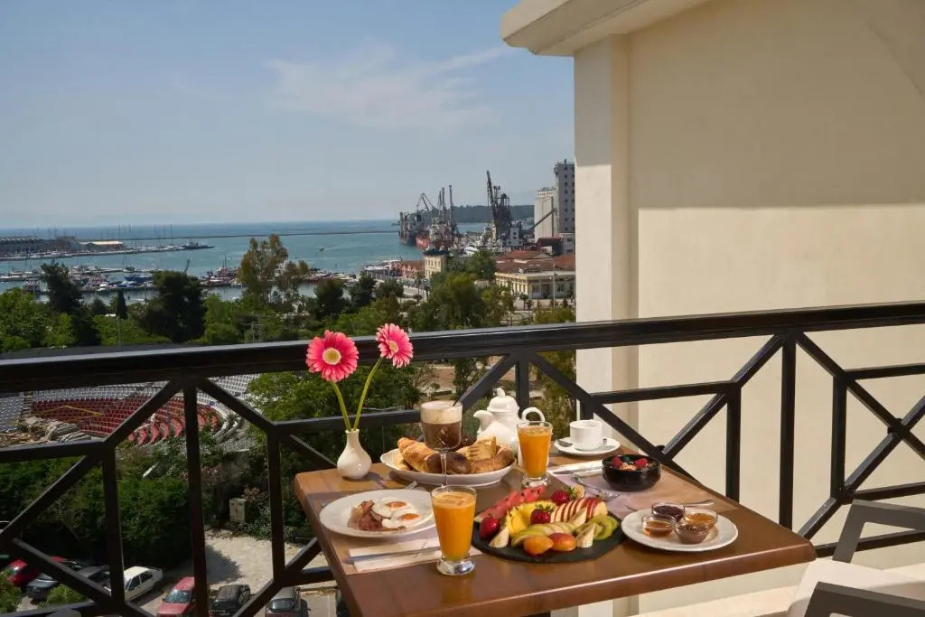 Deluxe Double room with sea view (twin beds)