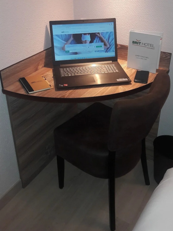 Brit Hotel Confort Pau Lons - Chambres