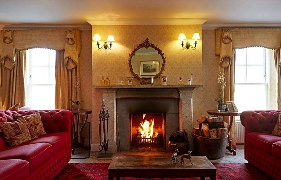 Kinloch Lodge by null