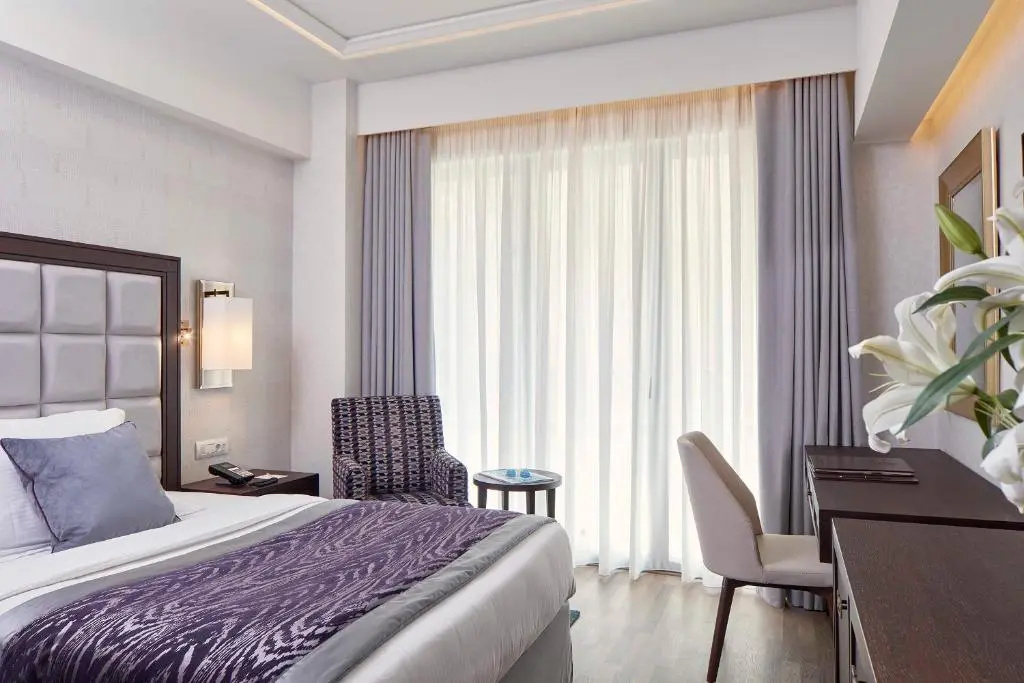 Classic Double room (full double bed)
