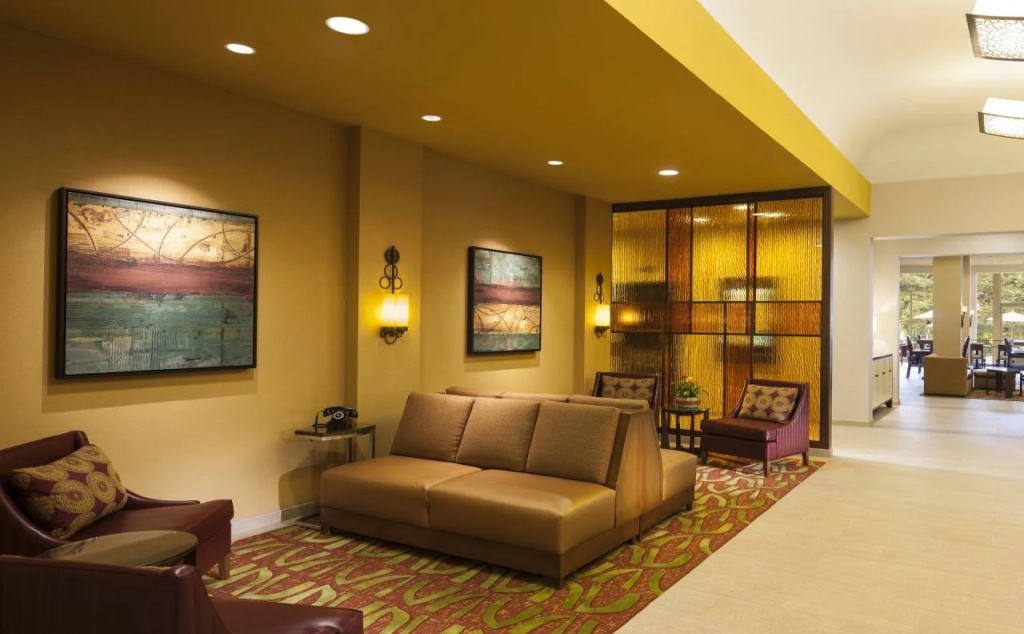 Lobby & Reception