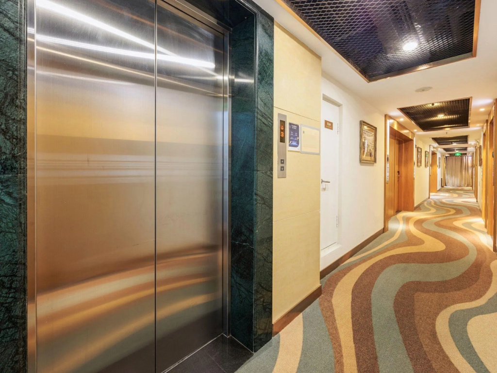 Отель James Joyce Coffetel·Renmin University Metro Station в Пекине