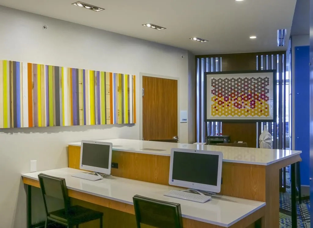 Holiday Inn Express Hotel & Suites Detroit - Utica by IHG - фото 21