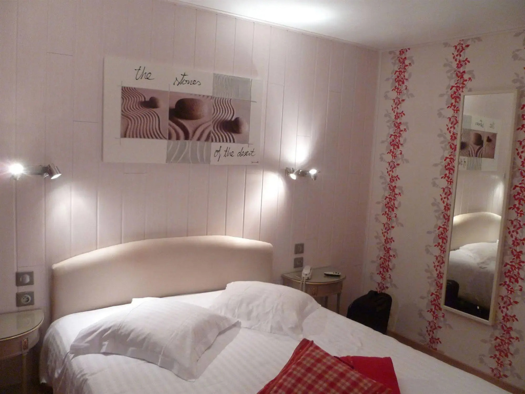Afficher la photo 6 — Hotel Restaurant Les Pins
