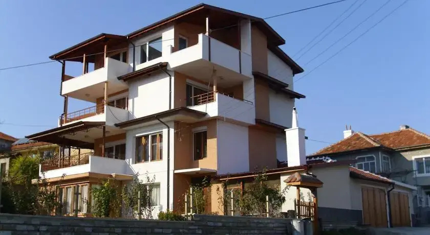 Dimovi Guest House