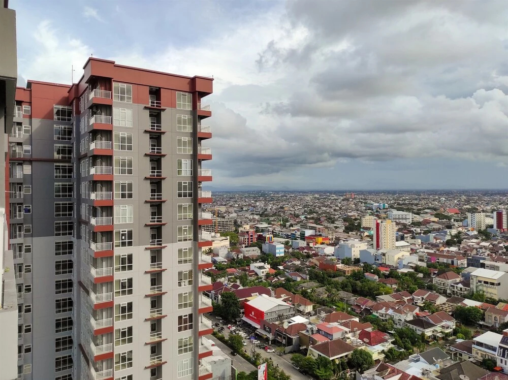 Elegant and Comfy 1BR at Vida View Makasar Apartment