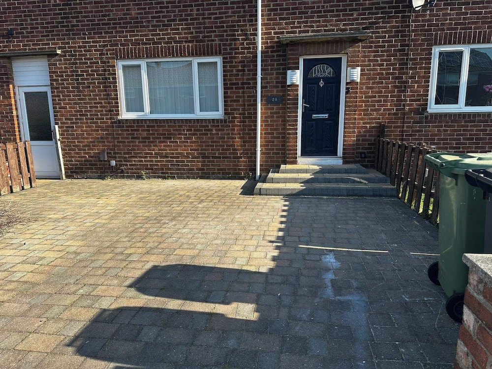 Hartlepool-3 bd House-sleeps5-free Parking&netflix
