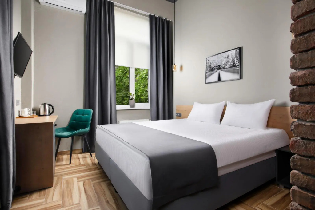 Standard Double room (full double bed)