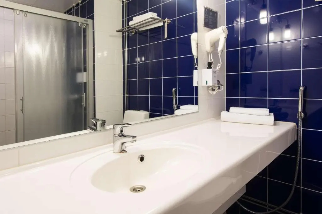 Superior Double room (full double bed)