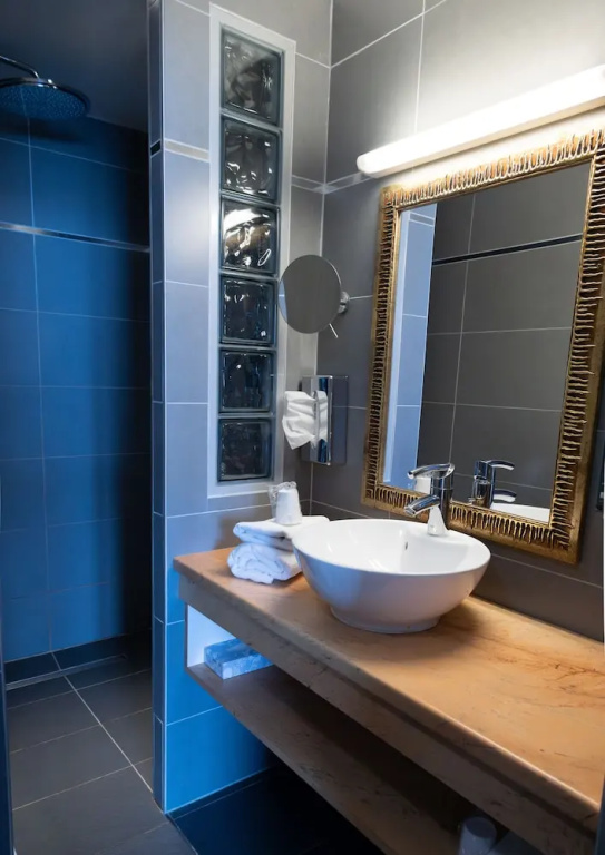 Superior Double room (full double bed)