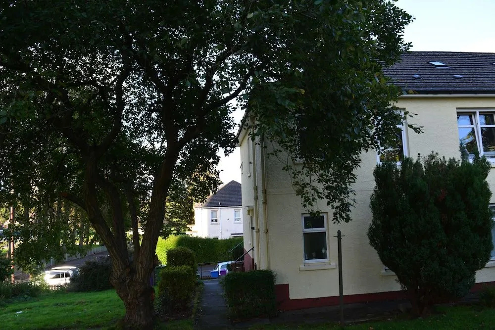Glasgow Scotstoun Cottage Flat