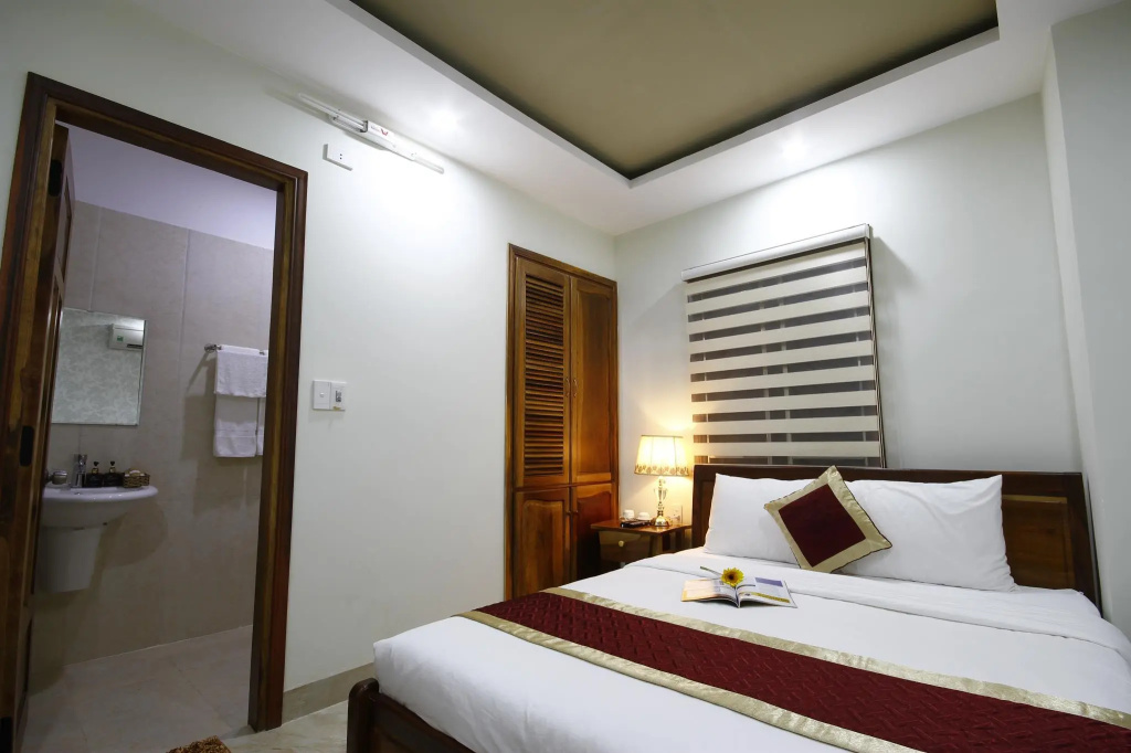 Standard Double room (full double bed)