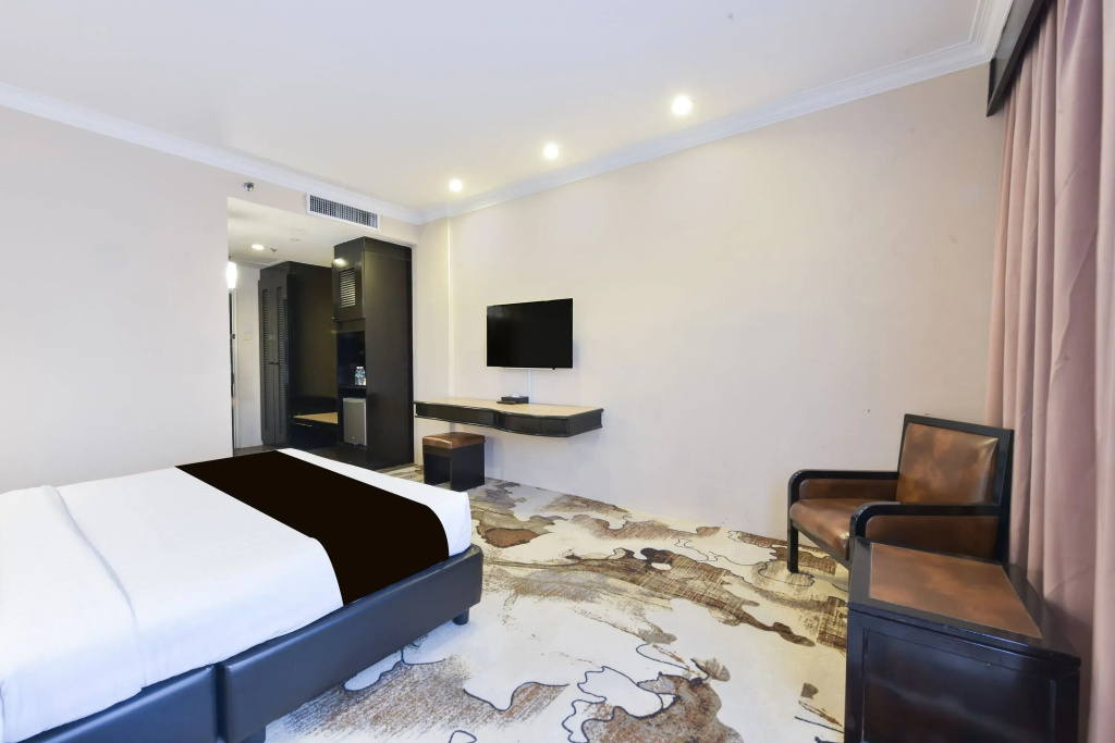 Deluxe Double room (full double bed)