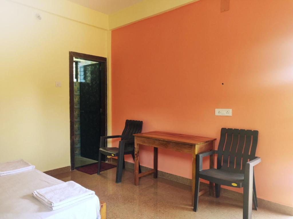 Morjim Sunset Guesthouse