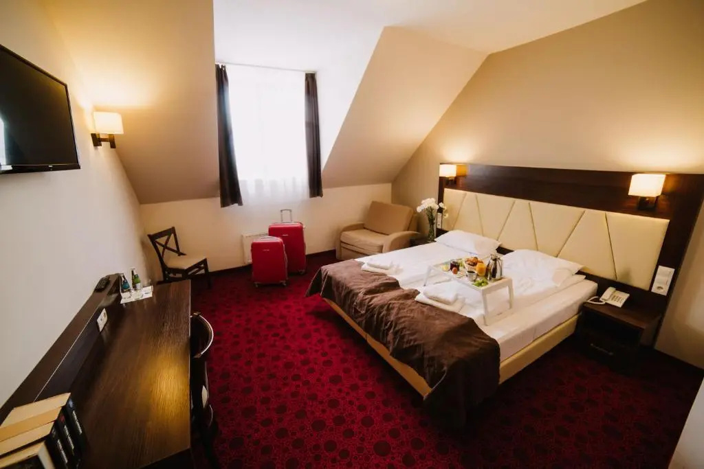 Standard Double room (full double bed)