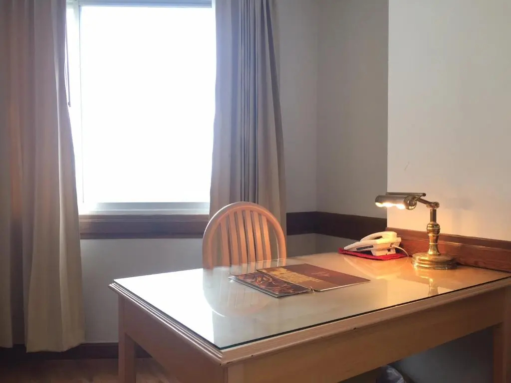 Thong Tarin Hotel - Chambres