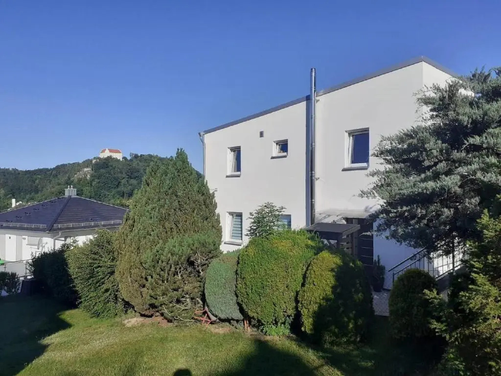 2 Bedrooms Cottage
