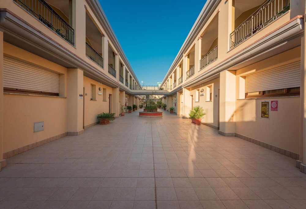 Stylish Residence Le Fontane 1 Bedroom Sleeps 3 No0754