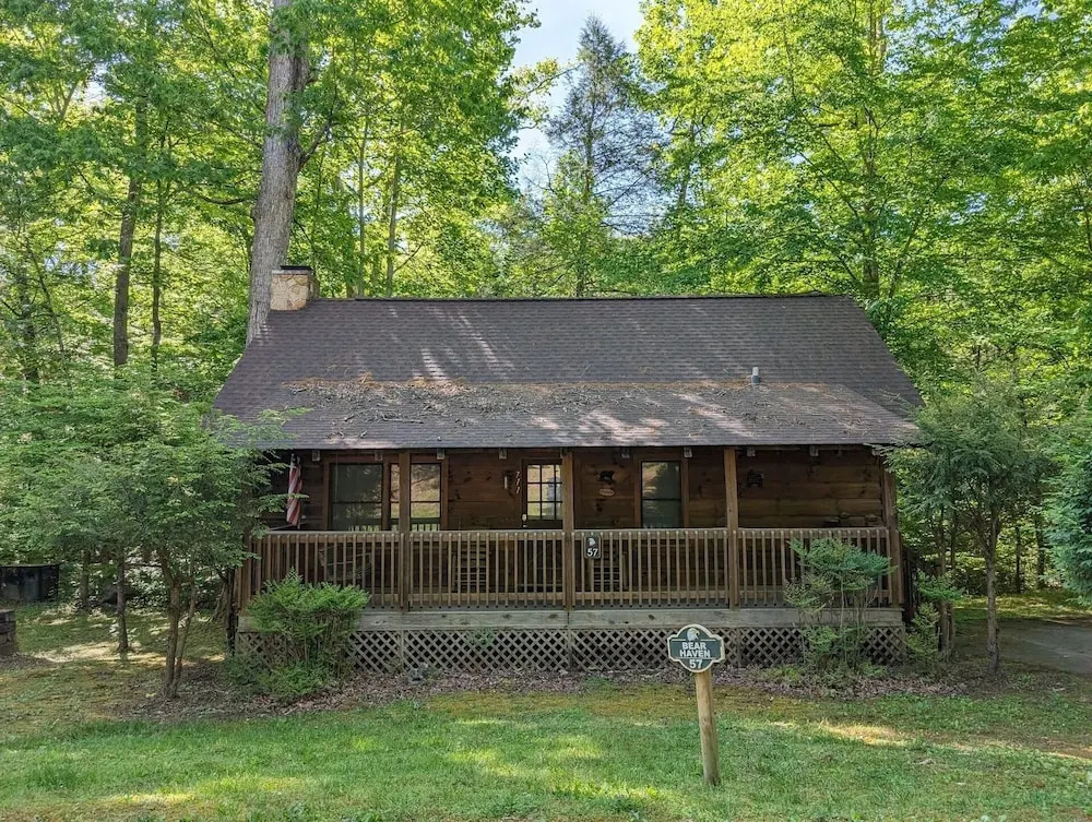 Er57 - Bear Haven - Great Location! Close To All The Action! 1 Bedroom Cabin by RedAwning