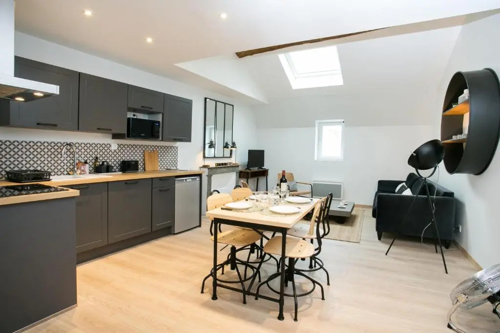 Deluxe Apartment