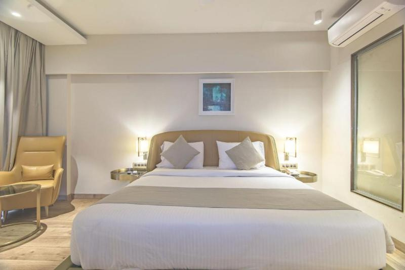 Deluxe Double room (full double bed)