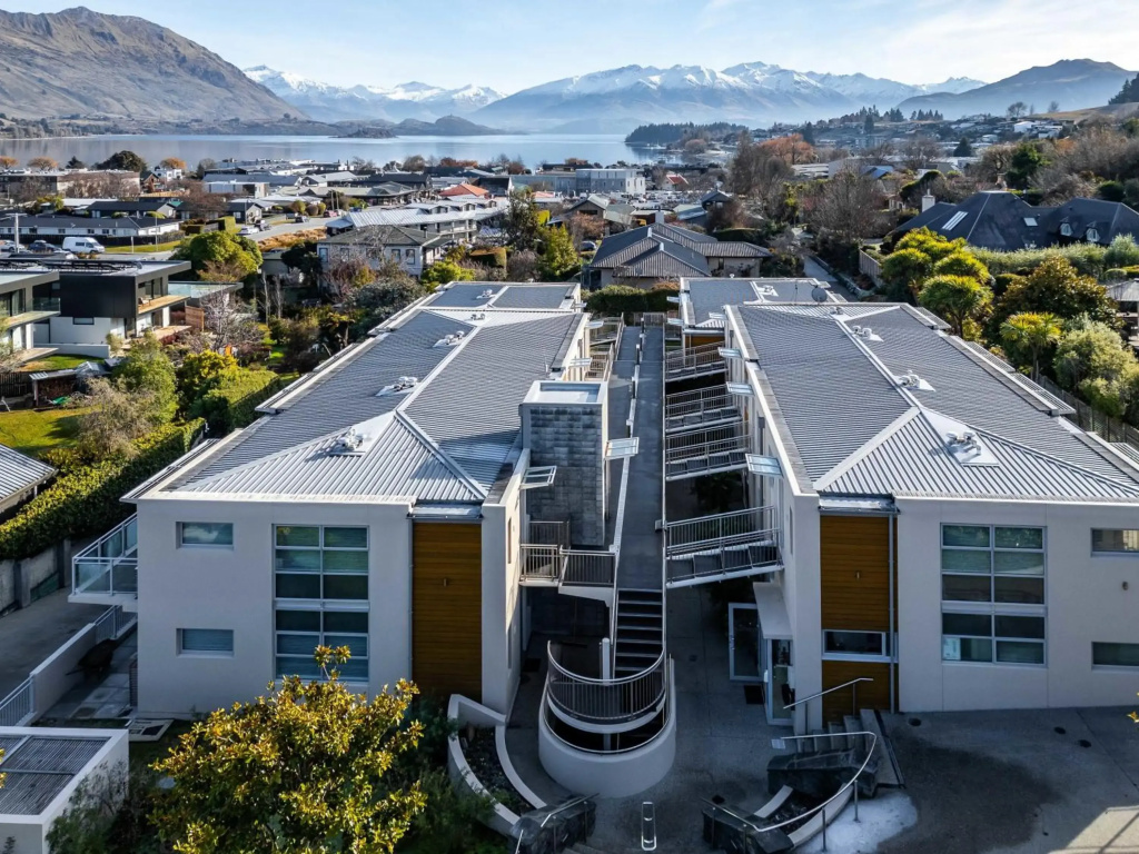 Central Luxury Apartment 114