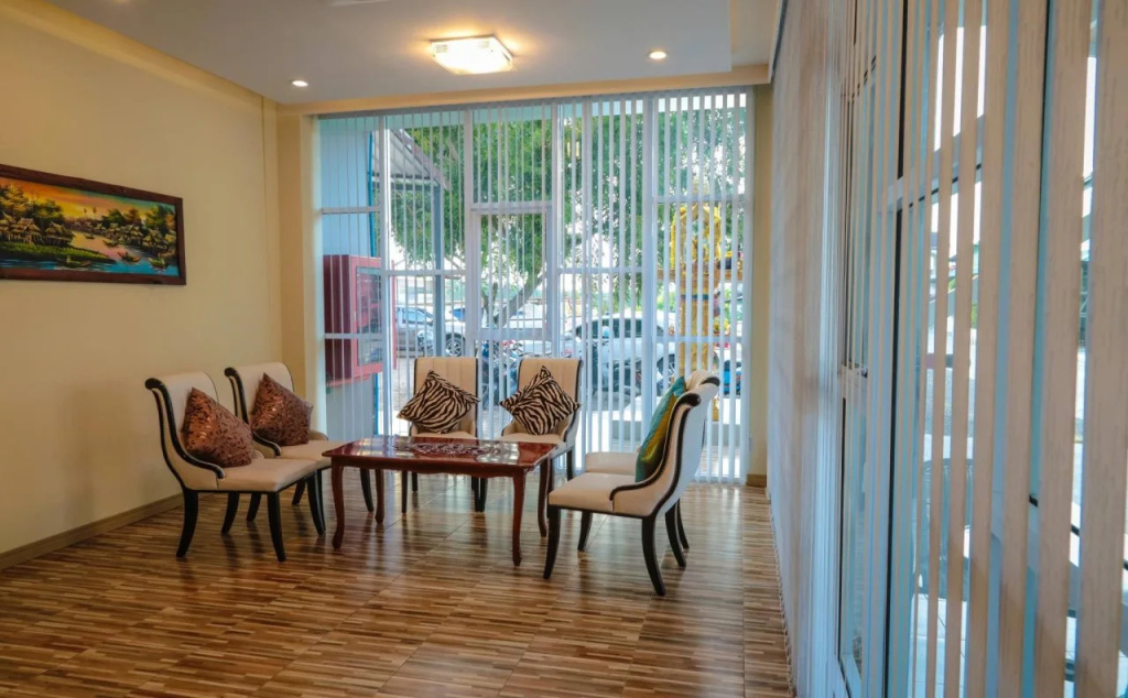 B Brand Hotel - Général