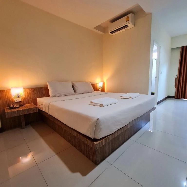 Standard Double room (full double bed)