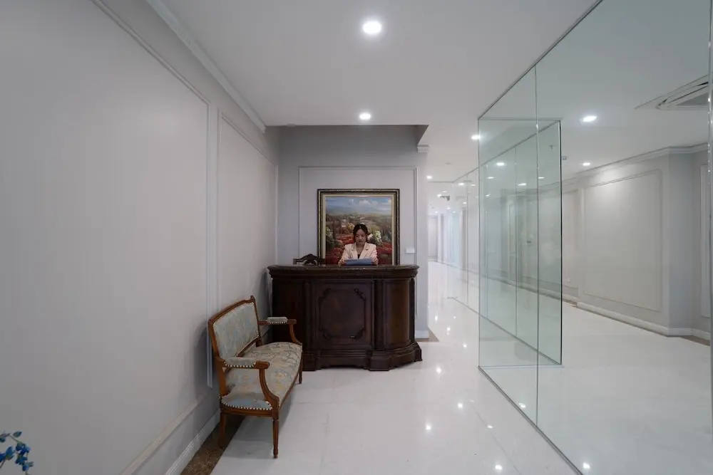 Lobby & Reception