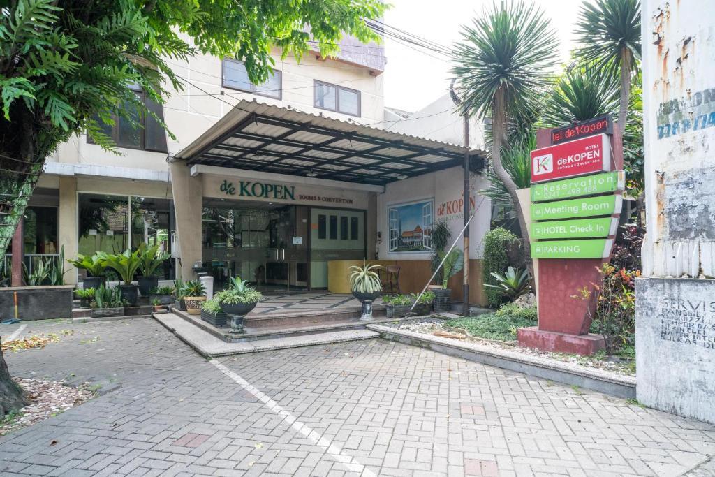 Urbanview Hotel de Kopen Malang by RedDoorz image