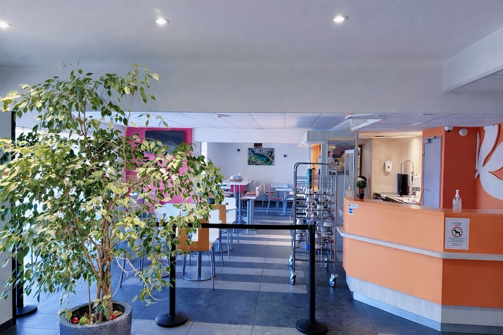 Voir la photo 2 — Hotel HubOne3 Istres