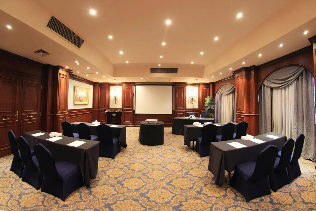 Pyramisa Downtown Residence - фото 2