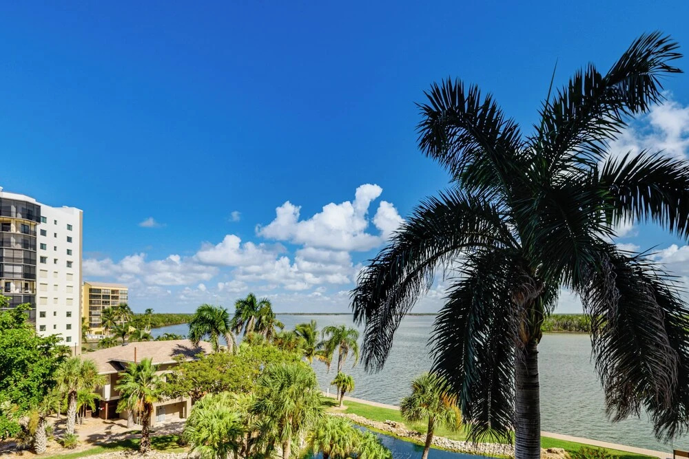 < 1 Mi to Fort Myers Beach: Bayfront Condo w/ Pool
